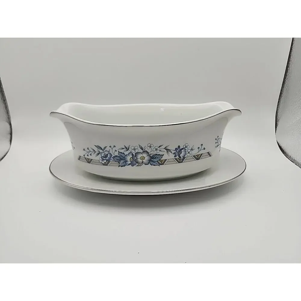 Vtg Seizan Blue Ridge Oval Gravy Boat/Sauce Bowl with Underplate, 9